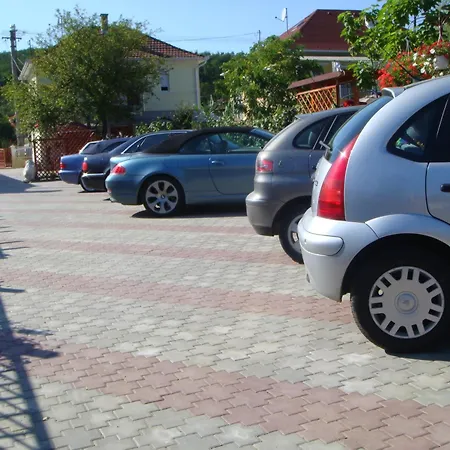 בית נופש Vendeghaz Es Szabadidokert Jardanhaza