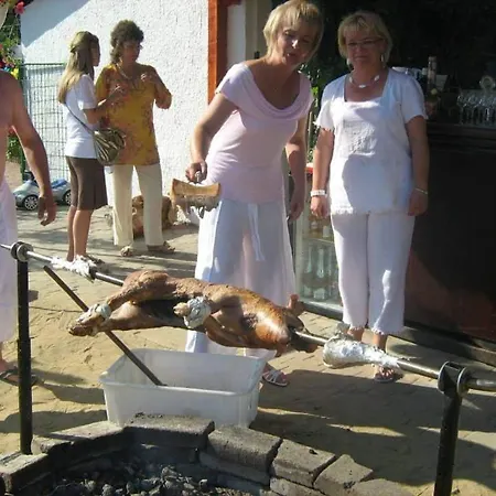 Nyaraló Vendeghaz Es Szabadidokert Járdánháza